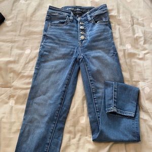 American Eagle skinny jeans w/ butterfly buttons